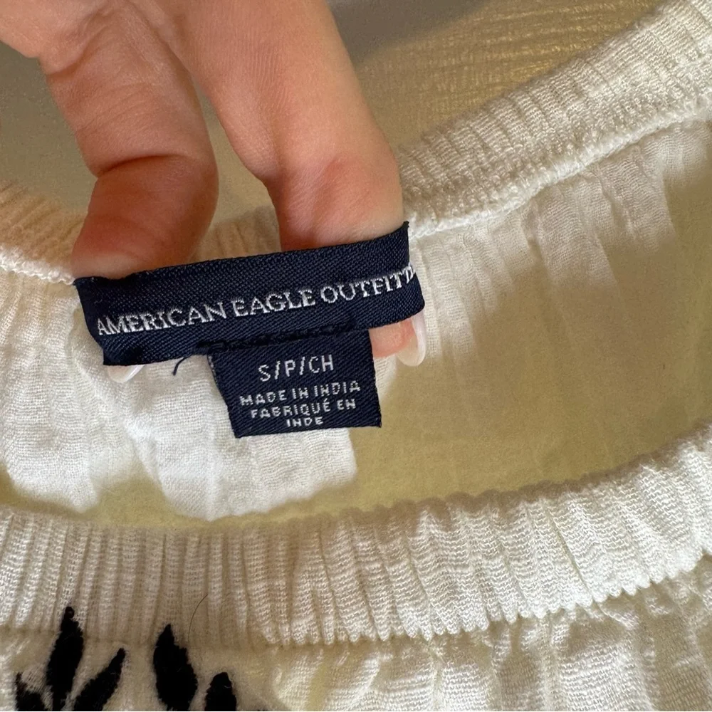American Eagle Embroidered Off-Shoulder White Crop Top Blue small